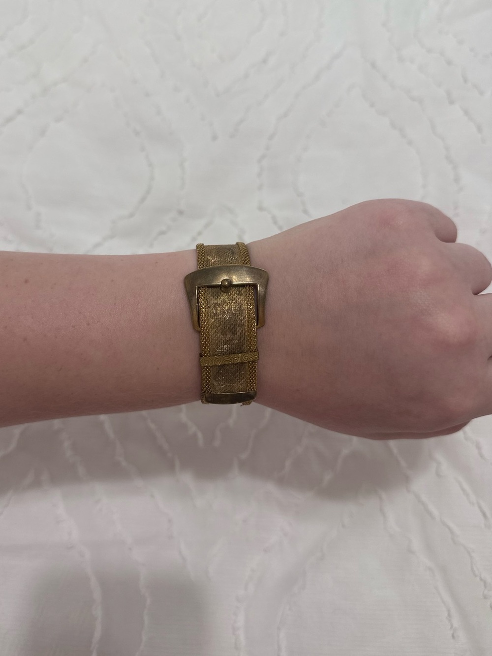 Victorian Gold Tone Mesh Floral Buckle Bracelet